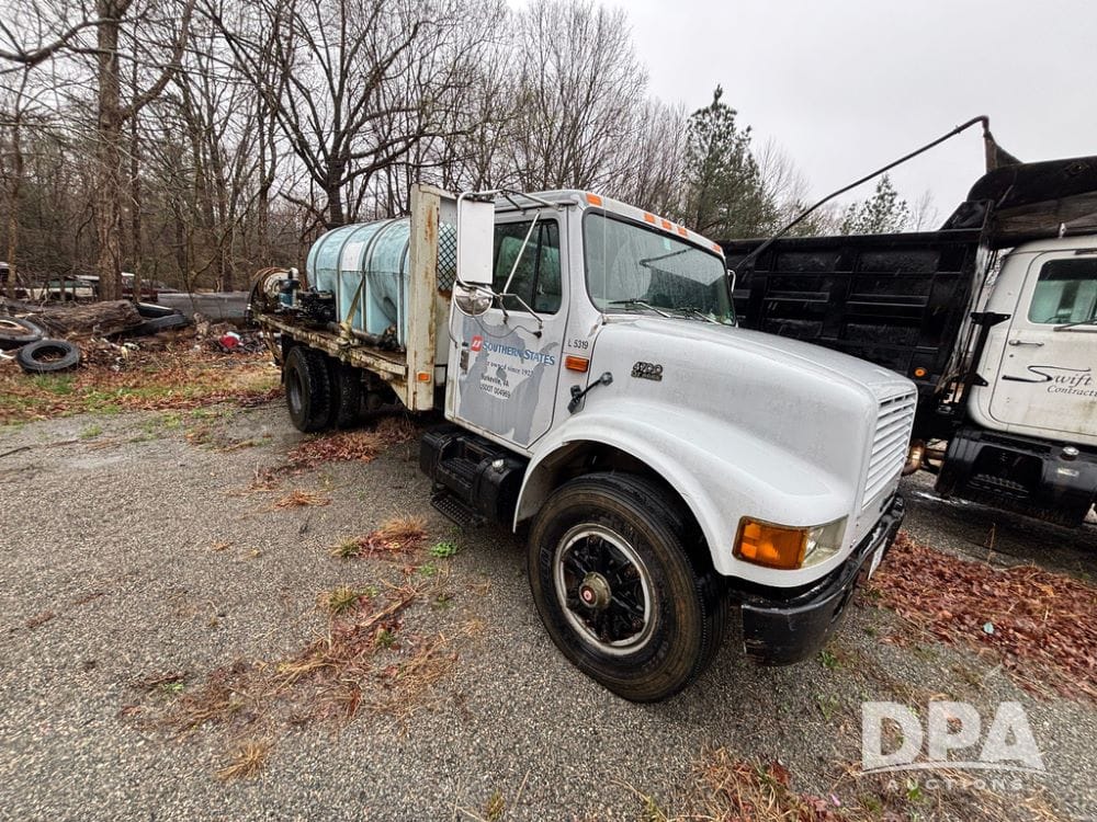 1998 International 4700 Equipment Image0