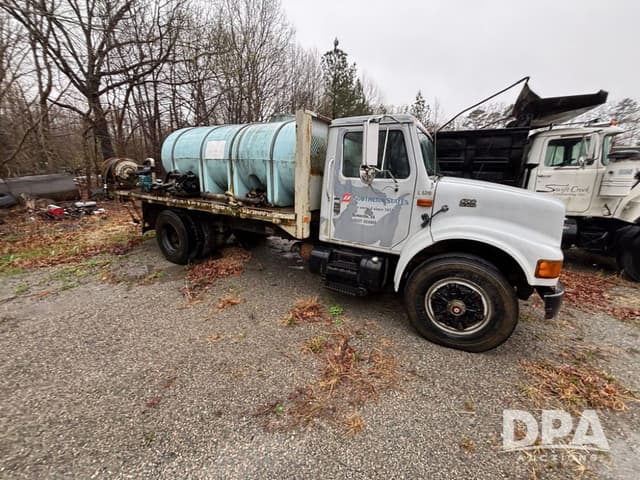 Image of International 4700 equipment image 1