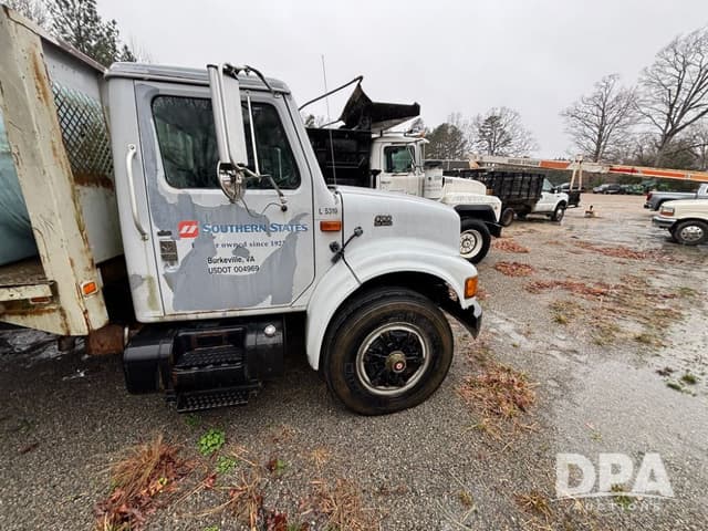 Image of International 4700 equipment image 2