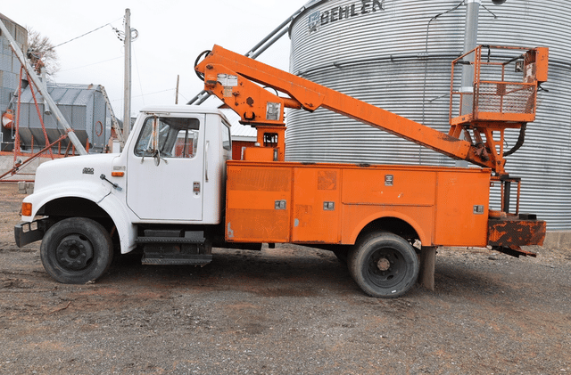 Image of International 4700 equipment image 1