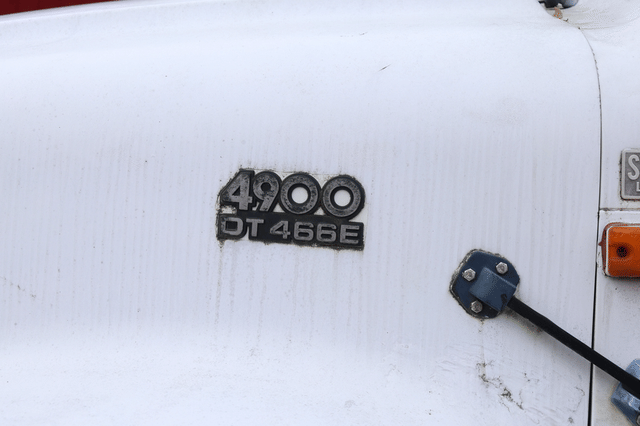 Image of International 4700 equipment image 3