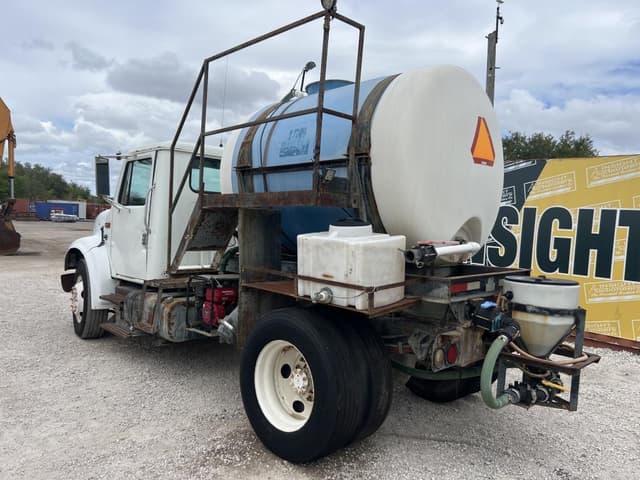 Image of International 4700 equipment image 2