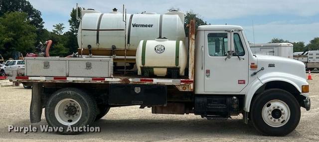 Image of International 4700 equipment image 3