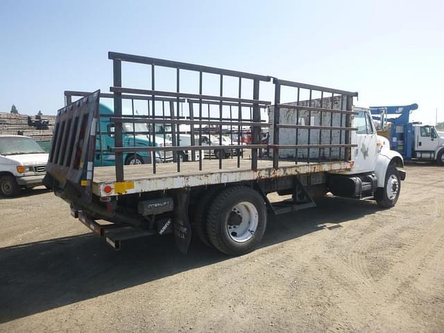 Image of International 4700 equipment image 2
