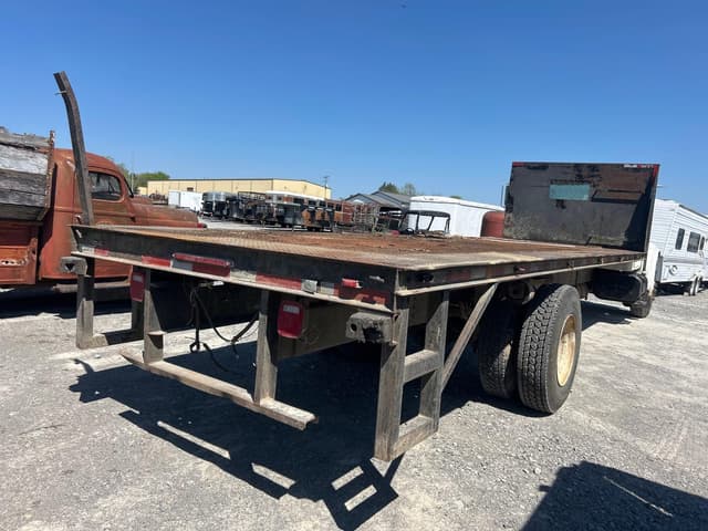 Image of International 4700 equipment image 4