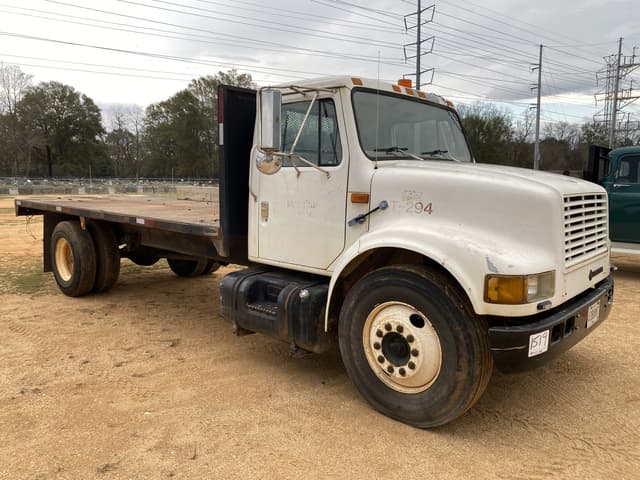 Image of International 4700 equipment image 3