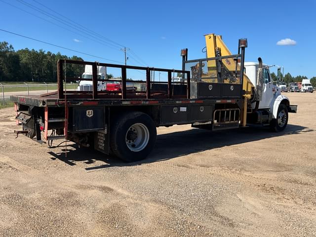 Image of International 4700 equipment image 4