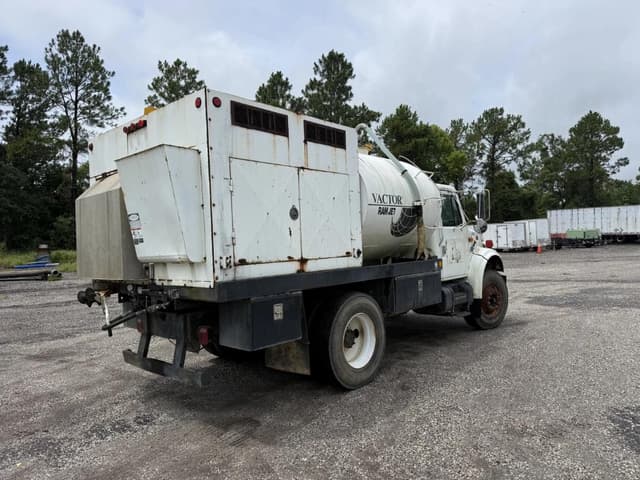 Image of International 4700 equipment image 4
