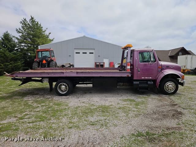 Image of International 4700 equipment image 3