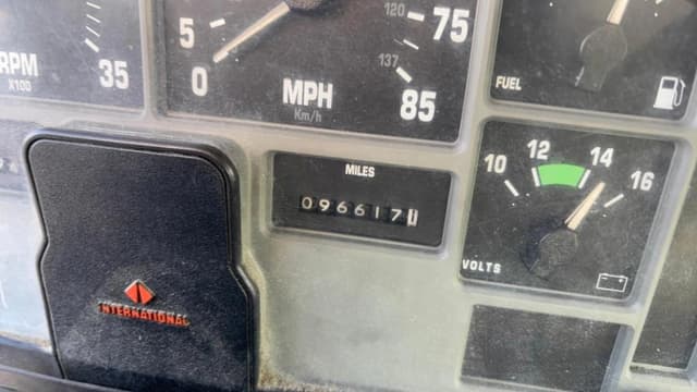 Image of International 4700 equipment image 4