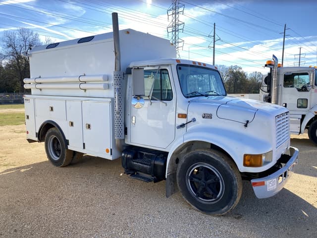 Image of International 4700 equipment image 3