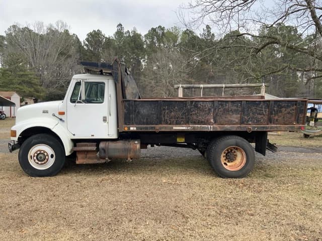 Image of International 4700 equipment image 4