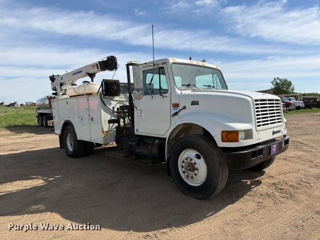 Image of International 4700 equipment image 2
