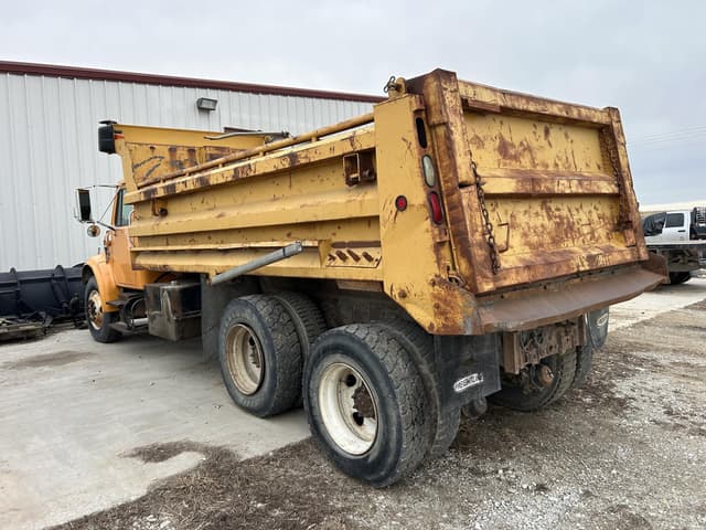 Image of International 4900 equipment image 1