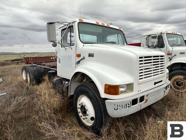 Image of International 4900 equipment image 4