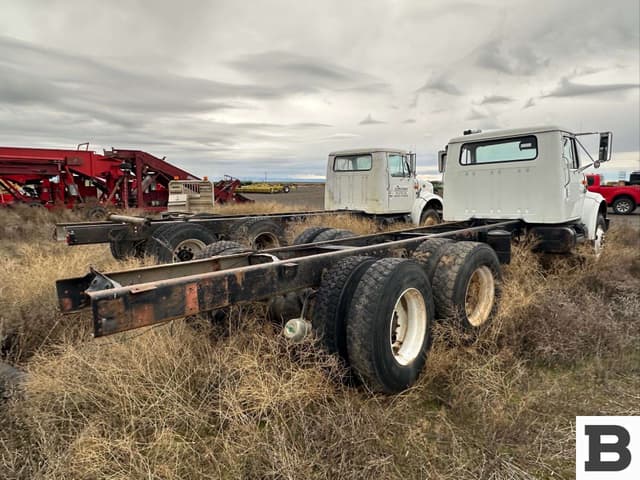 Image of International 4900 equipment image 3