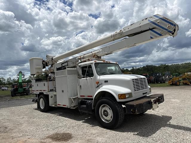 Image of International 4900 equipment image 4