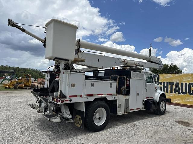 Image of International 4900 equipment image 2