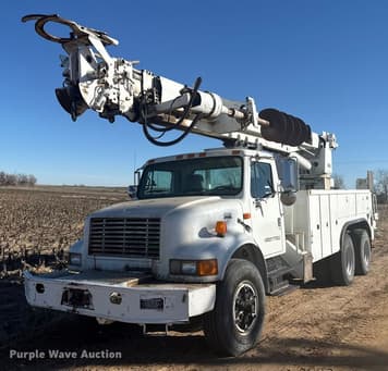 Main image International 4900