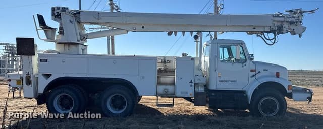 Image of International 4900 equipment image 3