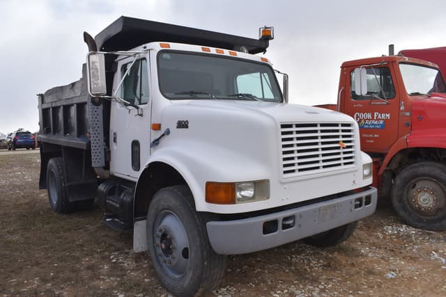 Image of International 4900 equipment image 2