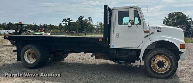 Image of International 4900 equipment image 3