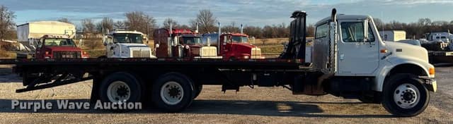 Image of International 4900 equipment image 3