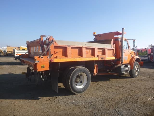 Image of International 4900 equipment image 2