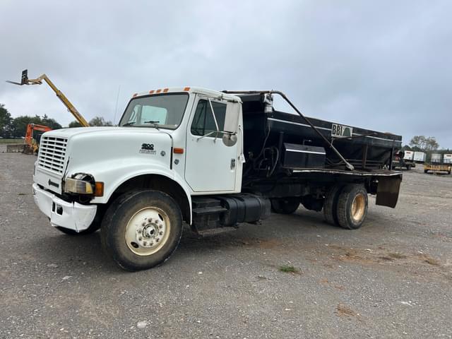 Image of International 4900 equipment image 1