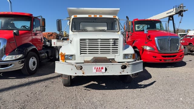 Image of International 4900 equipment image 1