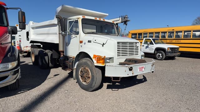 Image of International 4900 equipment image 2