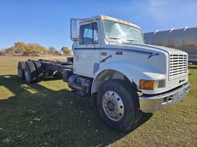 Image of International 4900 equipment image 2