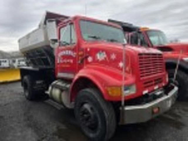 Image of International 8100 equipment image 3