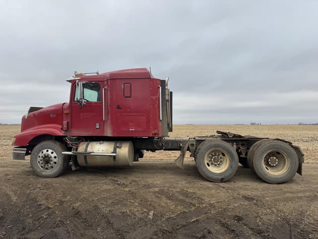 Image of International 9200 equipment image 1