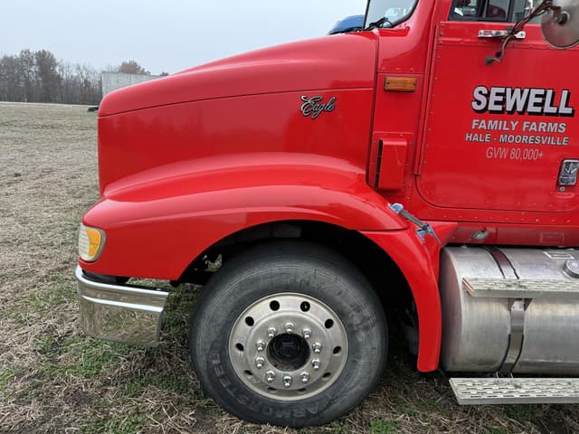 Image of International 9200 equipment image 4