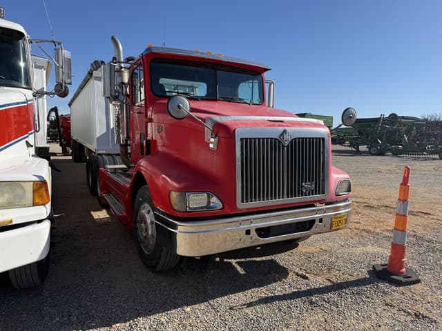 Image of International 9200 equipment image 2