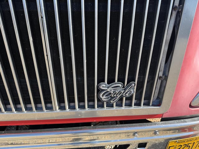 Image of International 9200 equipment image 4