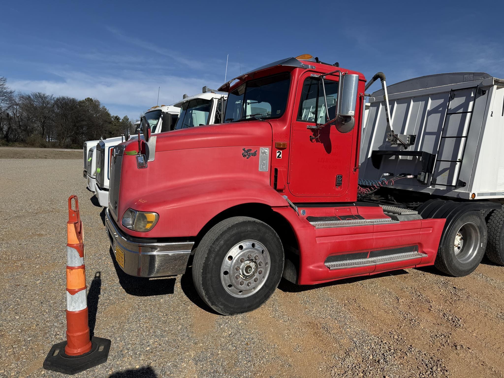 1998 International 9200 Equipment Image0