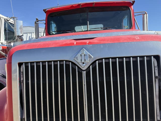 Image of International 9200 equipment image 3