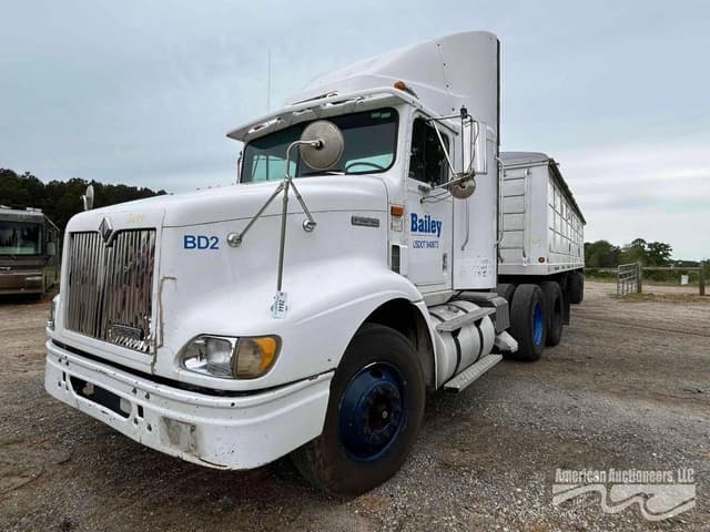 Image of International 9200 equipment image 1