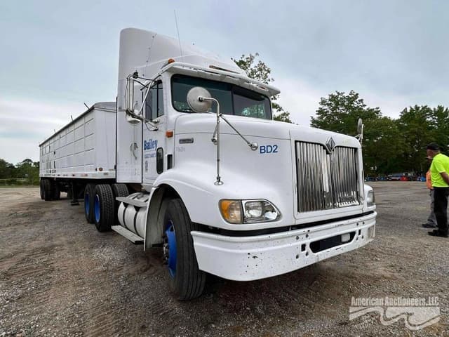 Image of International 9200 equipment image 3