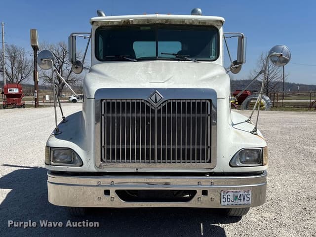 Image of International 9200 equipment image 1