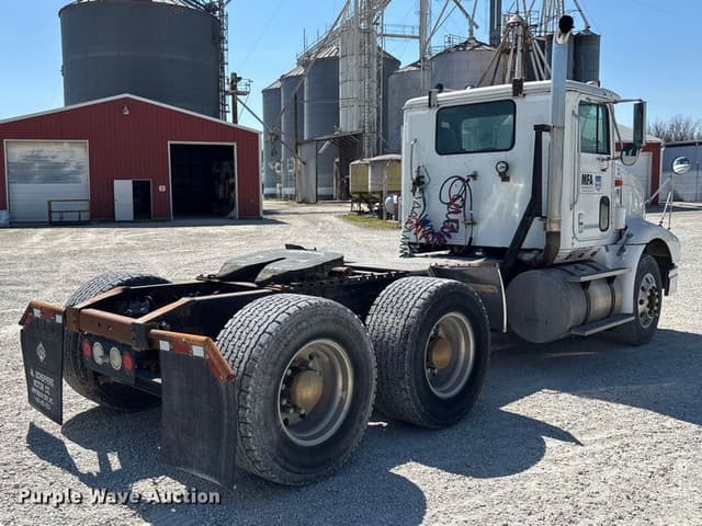 Image of International 9200 equipment image 4