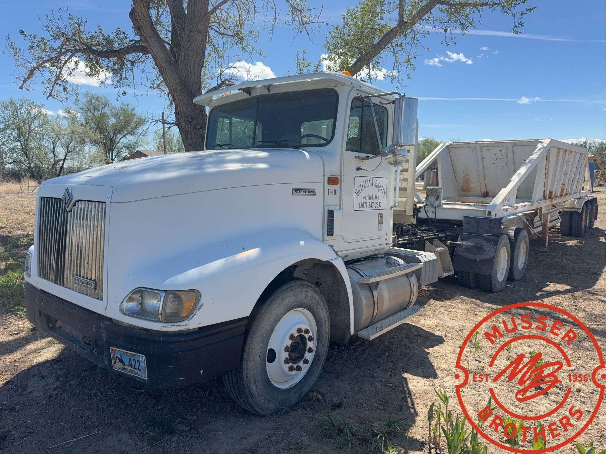 1998 International 9400 Equipment Image0