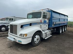 1998 International 9400 Image