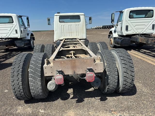 Image of International 4900 equipment image 3