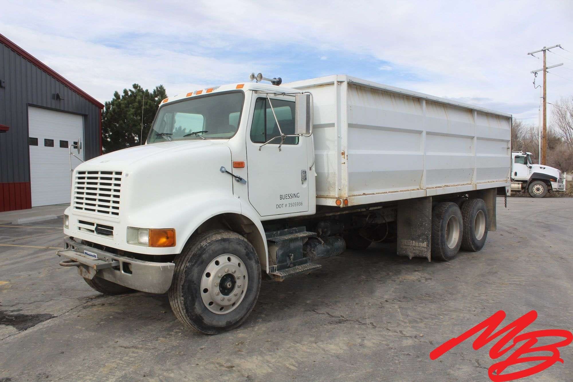 1998 International F-8100 Equipment Image0