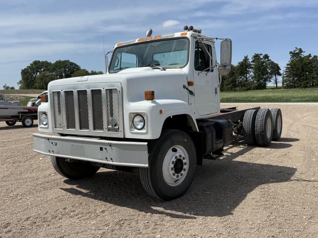 Image of International S2500 equipment image 3