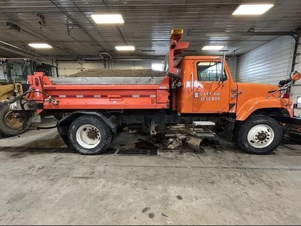 Image of International S2500 equipment image 2