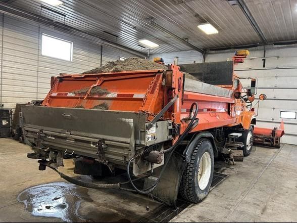 Image of International S2500 equipment image 3